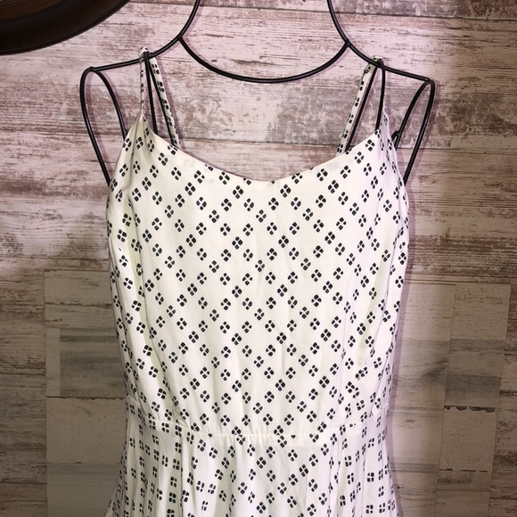 Old navy white and black dress size medium mini dress fit and flare summ… - Picture 2 of 5